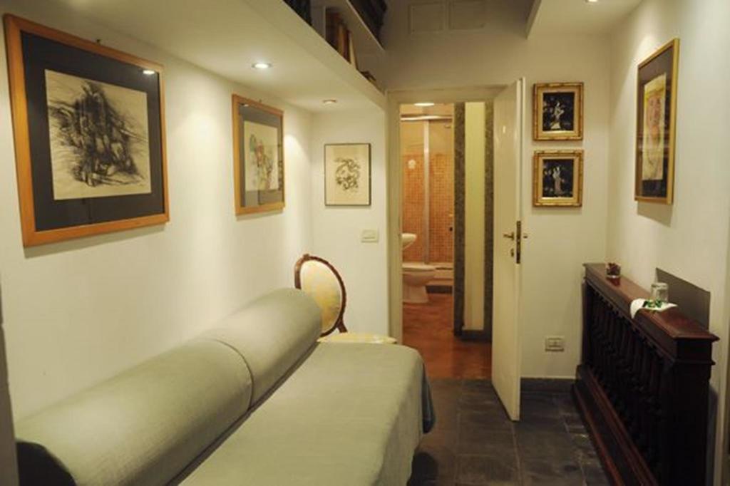 Double Room with Private External Bathroom,237163381:JPEG